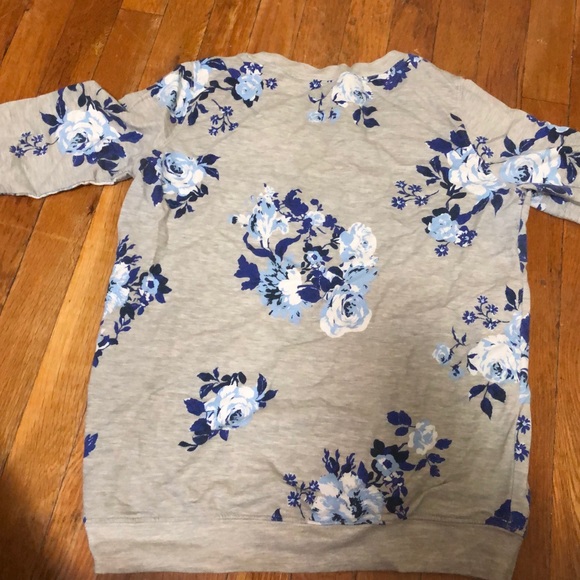 Crewneck - Picture 3 of 3